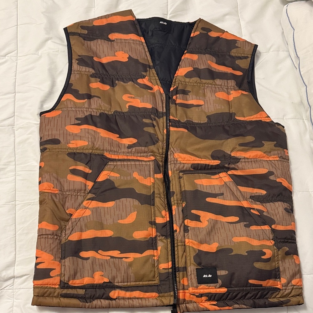 Reversible Camo - Black Ark Air Puffy Vest